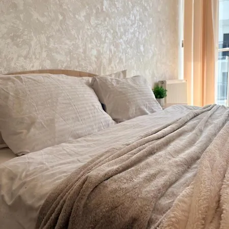 біля узбережжя Apartment *